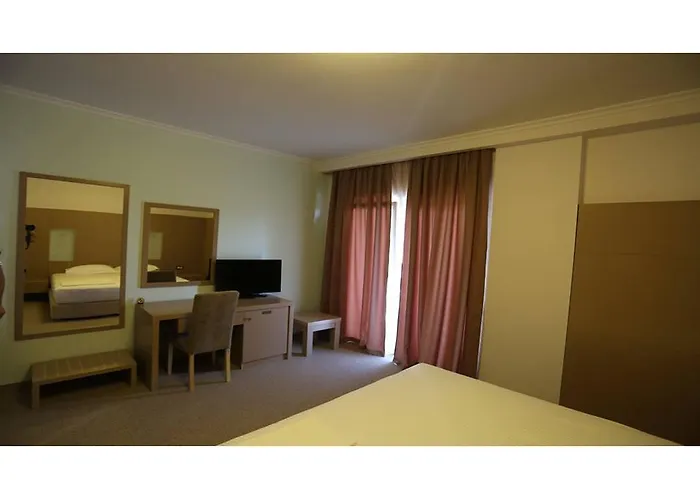 Voloreka Otel Tushemisht